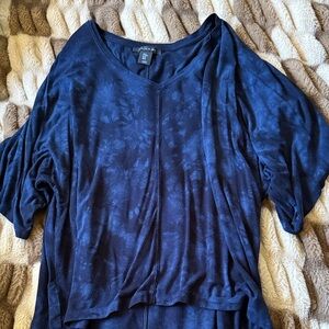 Tahari Navy Short Sleeve Tee